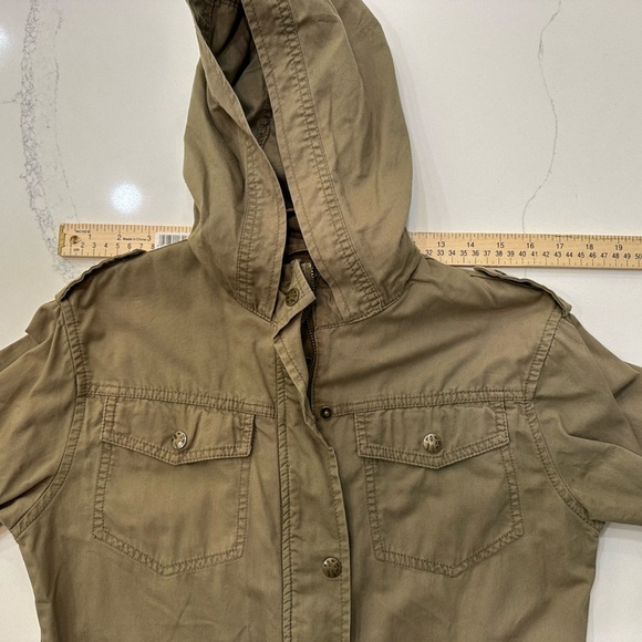 Women's Army Green Utility Jacket - Picture 14 of 14